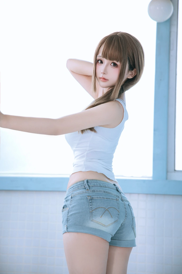 日奈娇(椎名莜)《男浴室保洁员》主题写真：175张全套美图，含5个视频