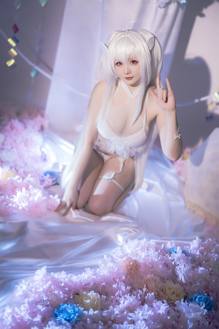 星之迟迟《2023年8月计划A FGO 阿瓦隆女士》主题写真：33张全套美图
