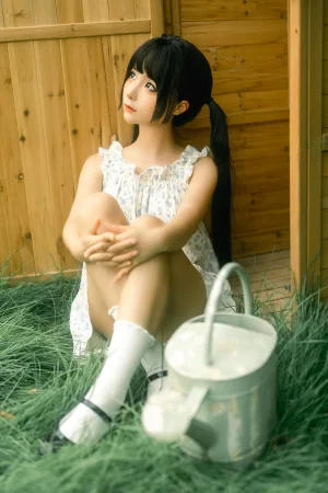 蠢沫沫《木箱》主题写真：19张全套美图