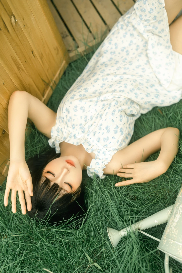 蠢沫沫《木箱》主题写真：19张全套美图