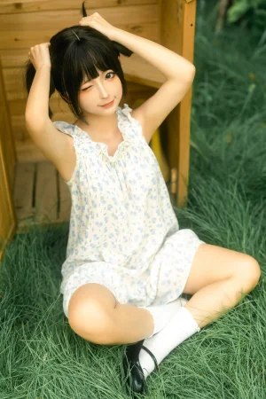 蠢沫沫《木箱》主题写真：19张全套美图