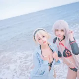 周叽是可爱兔兔《黑白贞双人泳衣》主题写真：21张全套美图