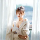 念雪《居家蓝色》主题写真：25张全套美图