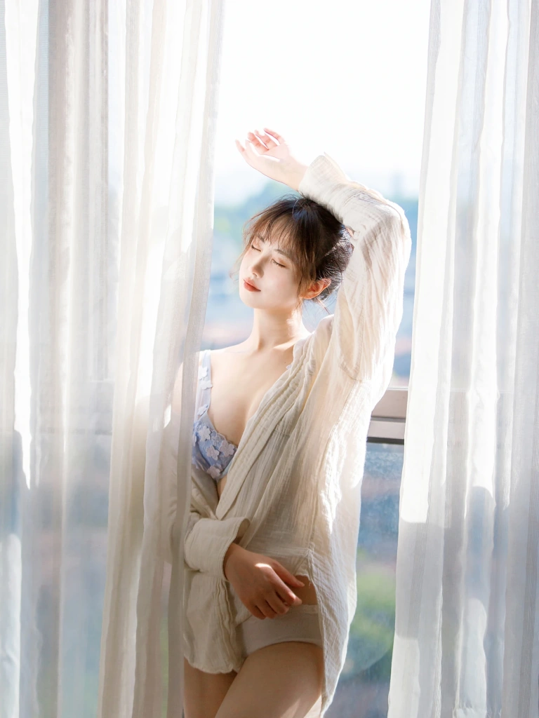 念雪《居家蓝色》主题写真：25张全套美图