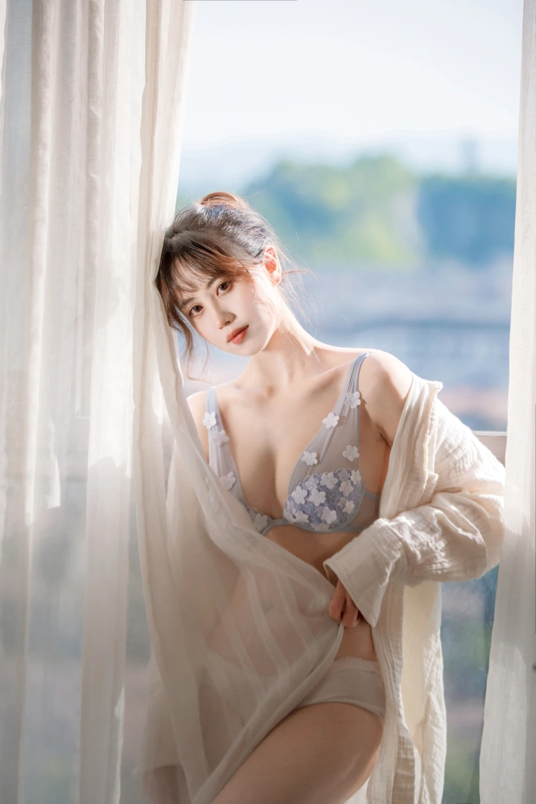 念雪《居家蓝色》主题写真：25张全套美图