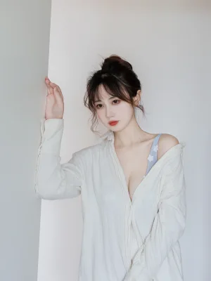 念雪《居家蓝色》主题写真：25张全套美图