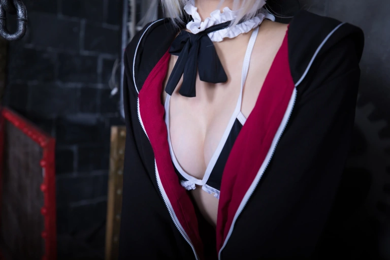 神楽坂真冬《第二季 序号2：《絶対服従》》主题写真：150张全套美图