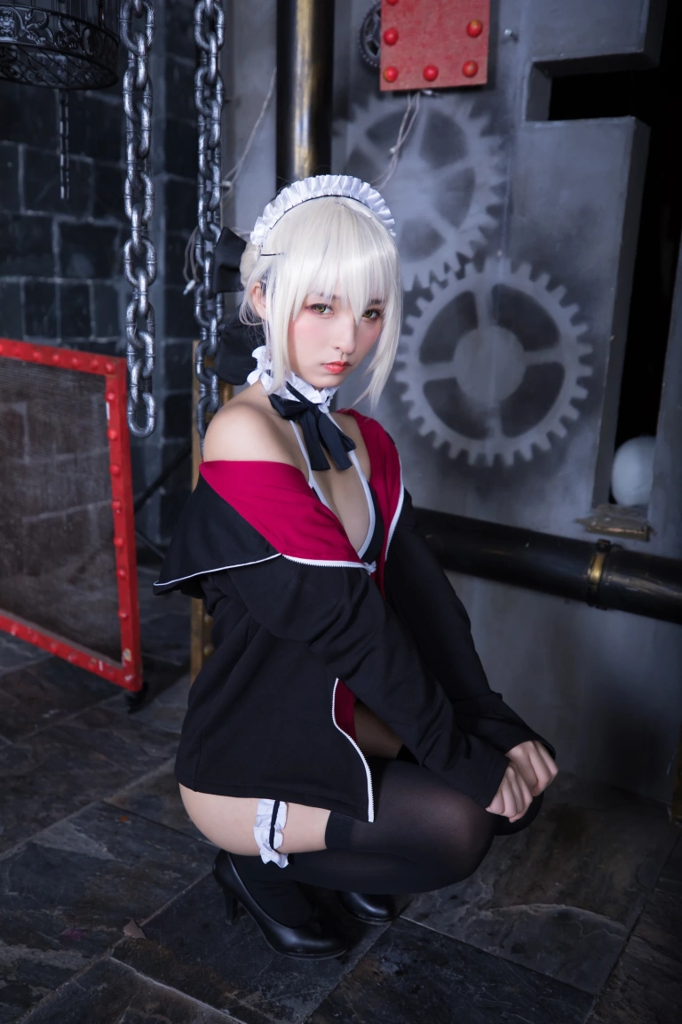 神楽坂真冬《第二季 序号2：《絶対服従》》主题写真：150张全套美图