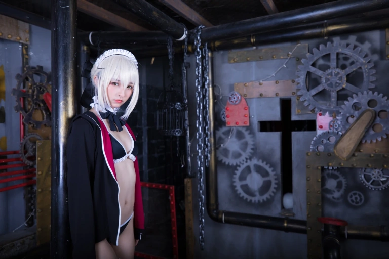 神楽坂真冬《第二季 序号2：《絶対服従》》主题写真：150张全套美图