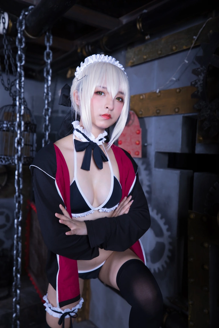 神楽坂真冬《第二季 序号2：《絶対服従》》主题写真：150张全套美图