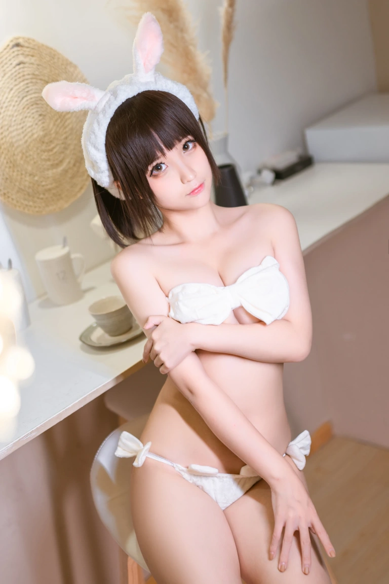 蠢沫沫《蝴蝶结内衣》主题写真：40张全套美图