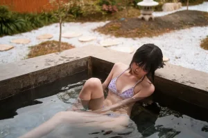 桜桃喵《紫色韵味》主题写真：24张全套美图