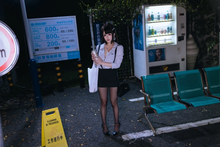 日奈娇(椎名莜)《下班的OL》主题写真：188张全套美图，含6个视频