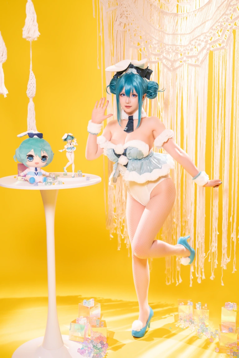 星之迟迟《2023年9月计划B ATE-尼禄睡衣》主题写真：77张全套美图，含1个视频