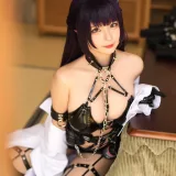 蠢沫沫《米哈拉女王》主题写真：9张全套美图