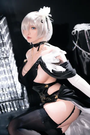 星之迟迟《2023年9月计划C 尼尔-2B同人礼服》主题写真：94张全套美图