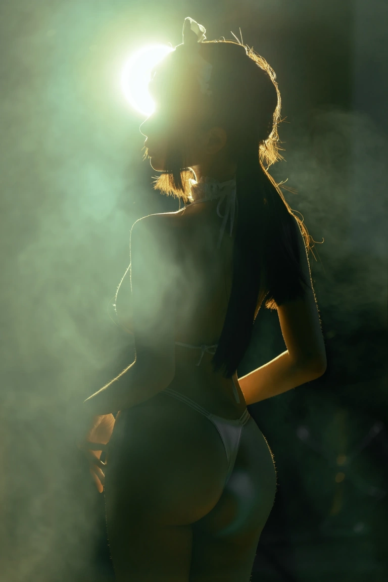 蠢沫沫《女仆》主题写真：7张全套美图
