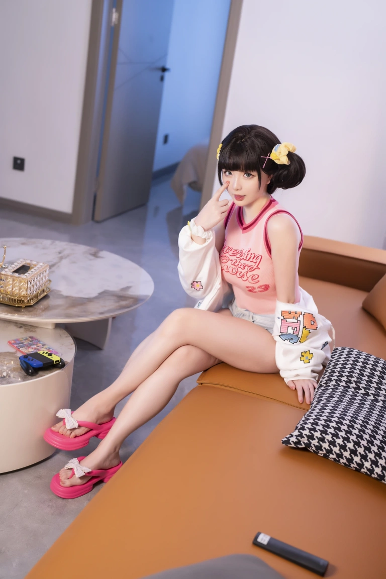 星之迟迟《2023年9月计划D 原创-邻家的小鬼头妹妹》主题写真：134张全套美图，含1个视频