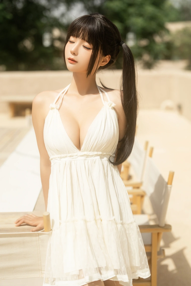 蠢沫沫《咖啡厅》主题写真：12张全套美图