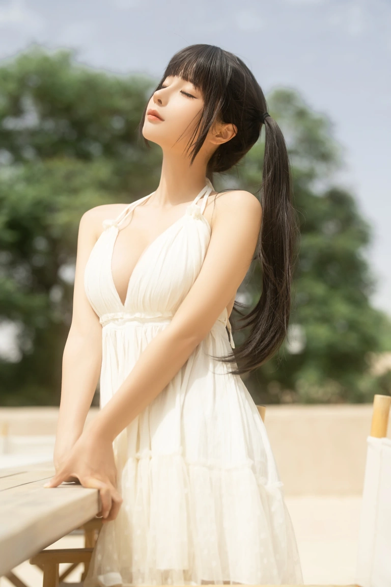 蠢沫沫《咖啡厅》主题写真：12张全套美图