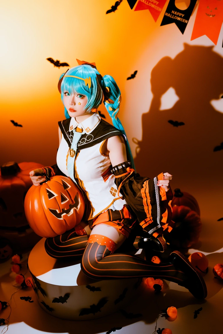 星之迟迟《2023年10月计划 赠品 万圣节MIKU》主题写真：53张全套美图