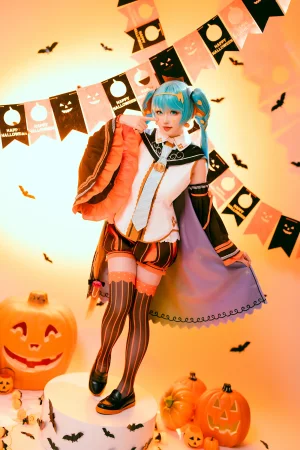 星之迟迟《2023年10月计划 赠品 万圣节MIKU》主题写真：53张全套美图