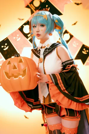 星之迟迟《2023年10月计划 赠品 万圣节MIKU》主题写真：53张全套美图