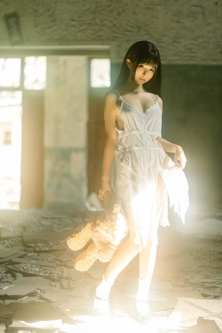 蠢沫沫《光》主题写真：28张全套美图