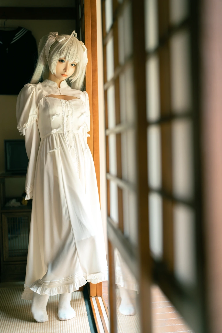 蠢沫沫《穹妹》主题写真：28张全套美图