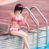 周叽是可爱兔兔《圣人惠水着》主题写真：19张全套美图