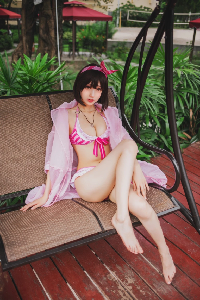 周叽是可爱兔兔《圣人惠水着》主题写真：19张全套美图