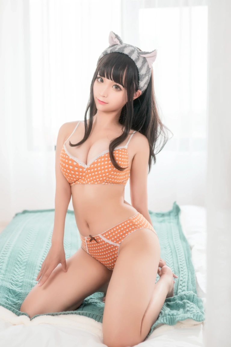 蠢沫沫《黄内衣》主题写真：40张全套美图