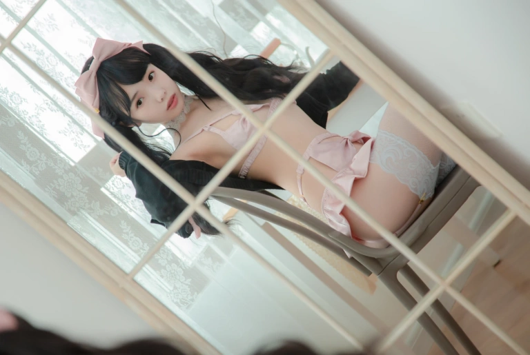 雯仔不讲道理《520情人节特辑》主题写真：31张全套美图