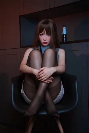 轩萧学姐《NO.22 – 微醺喝醉了OL》主题写真：57张全套美图