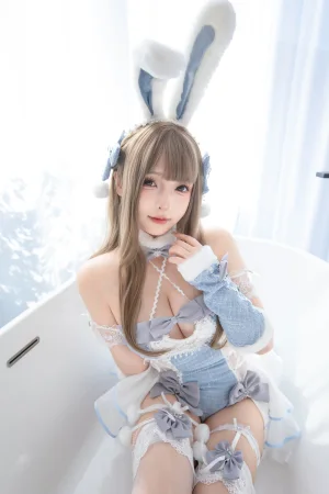神楽坂真冬《第六季 序号02：《萌兔初沐》》主题写真：150张全套美图，含2个视频