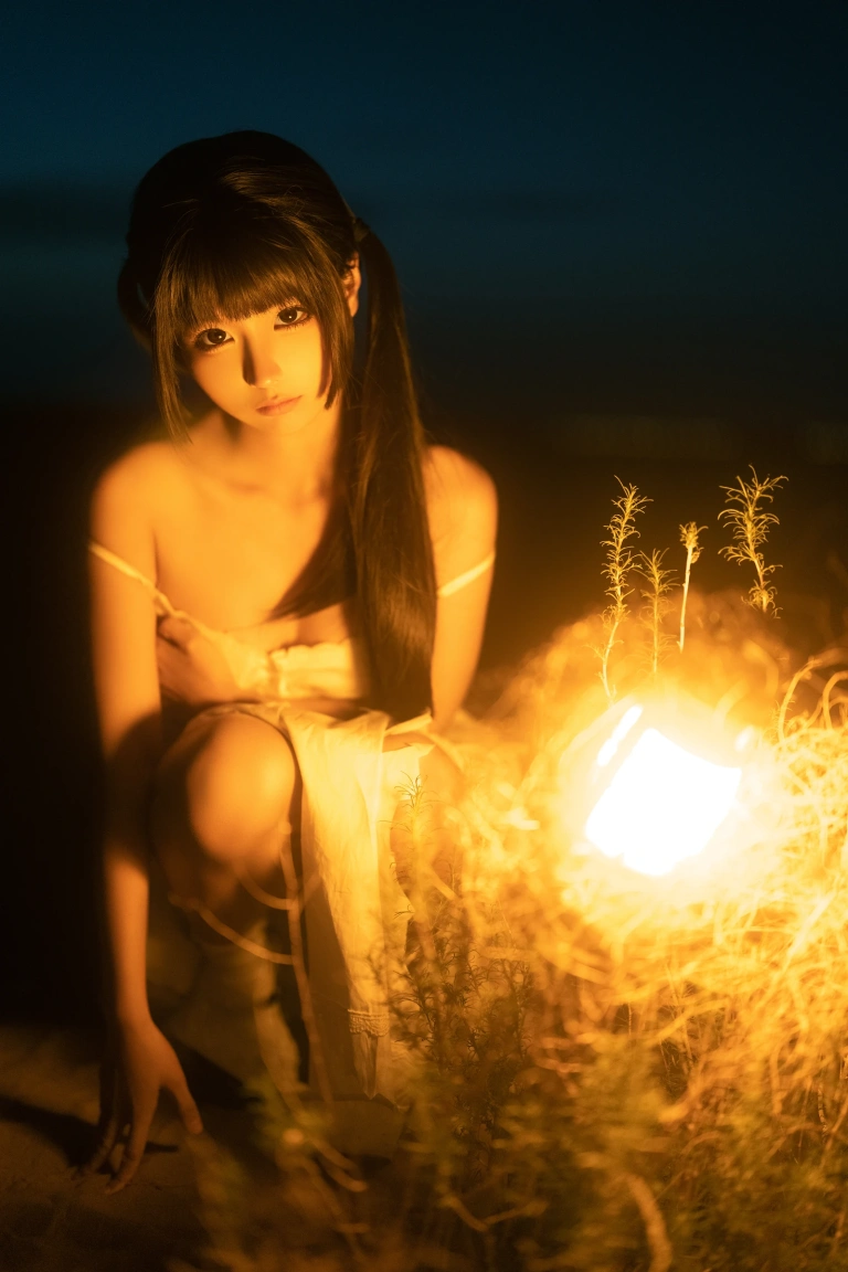 蠢沫沫《海岸昏灯》主题写真：22张全套美图