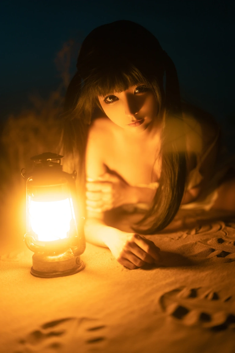 蠢沫沫《海岸昏灯》主题写真：22张全套美图