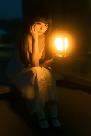 蠢沫沫《海岸昏灯》主题写真：22张全套美图