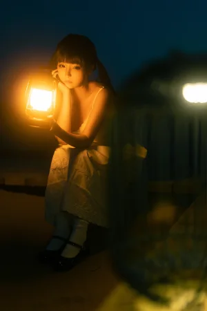 蠢沫沫《海岸昏灯》主题写真：22张全套美图