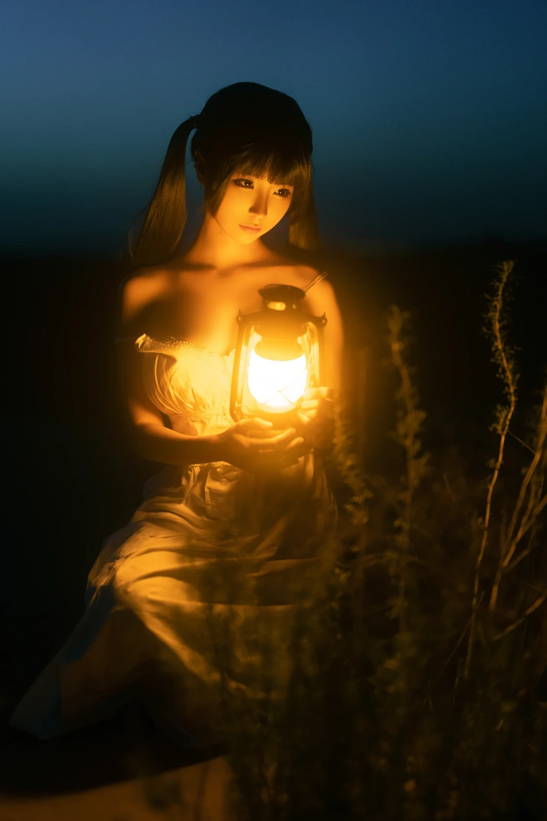 蠢沫沫《海岸昏灯》主题写真：22张全套美图