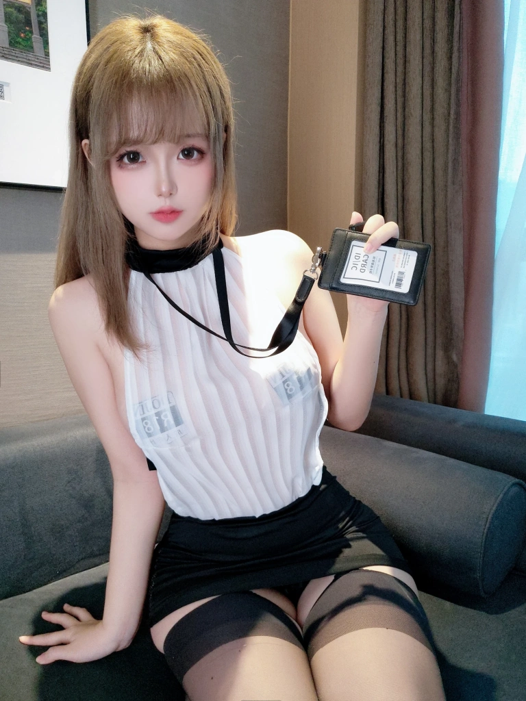 日奈娇(椎名莜)《小秘书》主题写真：107张全套美图，含4个视频