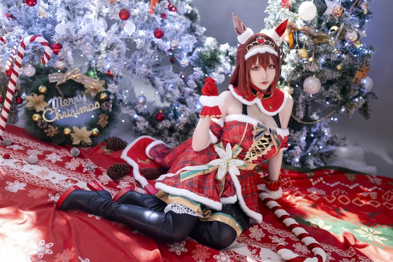 星之迟迟《2023年12月计划A 赛马娘 大和赤骥 圣诞衣装》主题写真：47张全套美图