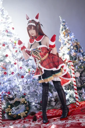星之迟迟《2023年12月计划A 赛马娘 大和赤骥 圣诞衣装》主题写真：47张全套美图