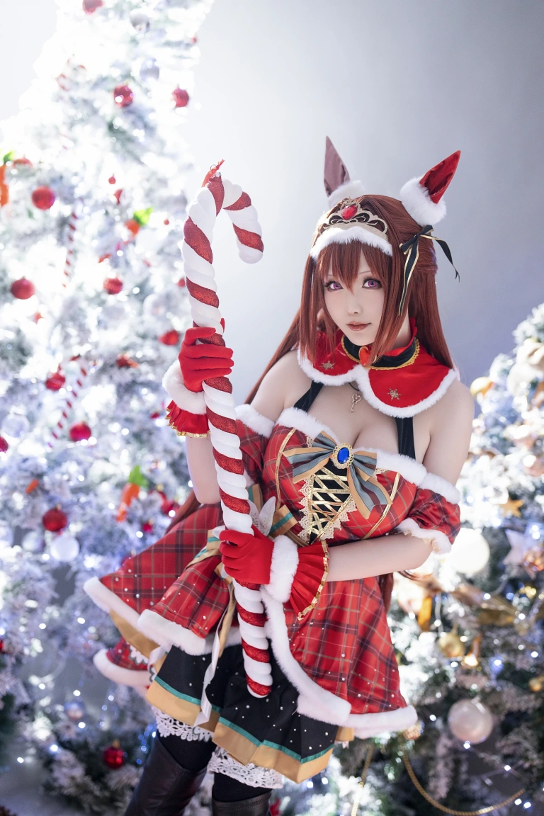 星之迟迟《2023年12月计划A 赛马娘 大和赤骥 圣诞衣装》主题写真：47张全套美图