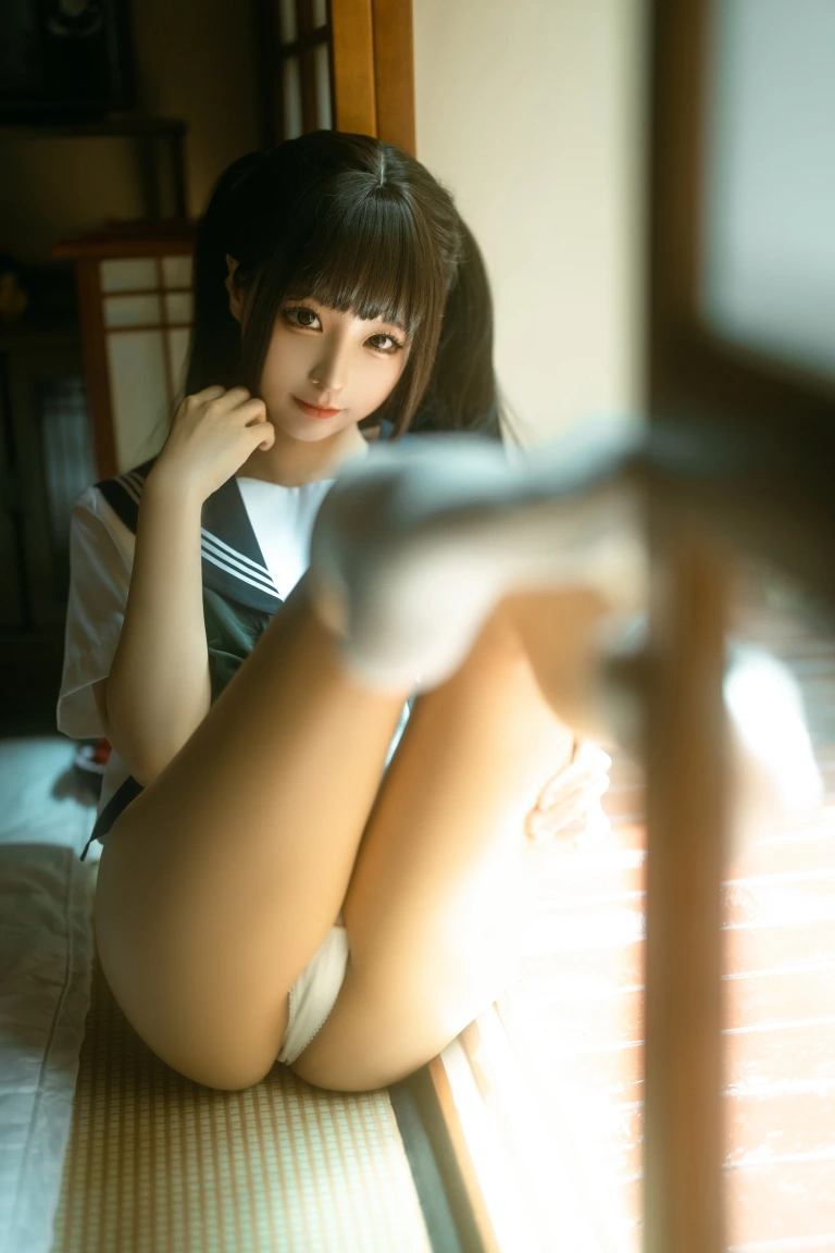 蠢沫沫《居家学妹》主题写真：22张全套美图