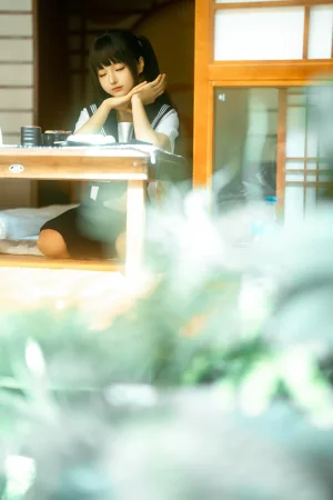 蠢沫沫《居家学妹》主题写真：22张全套美图