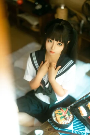 蠢沫沫《居家学妹》主题写真：22张全套美图