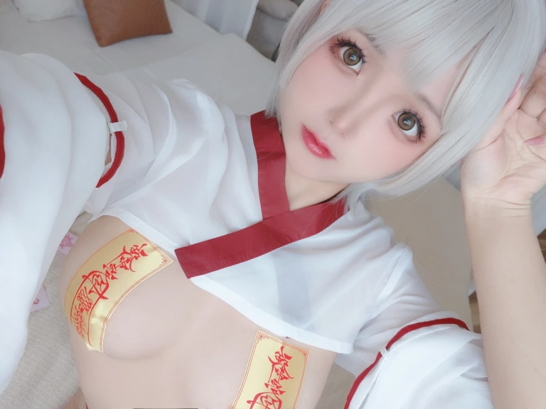日奈娇(椎名莜)《巫女自拍》主题写真：41张全套美图