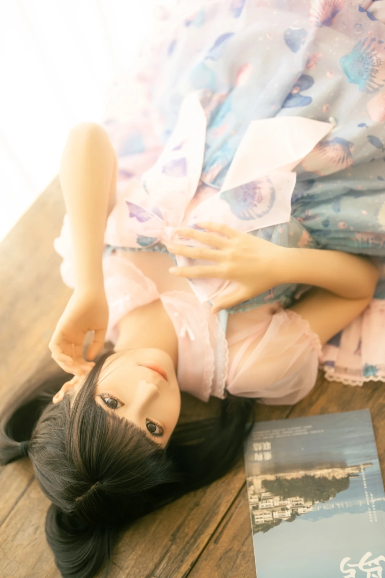 蠢沫沫《可爱粉裙》主题写真：13张全套美图