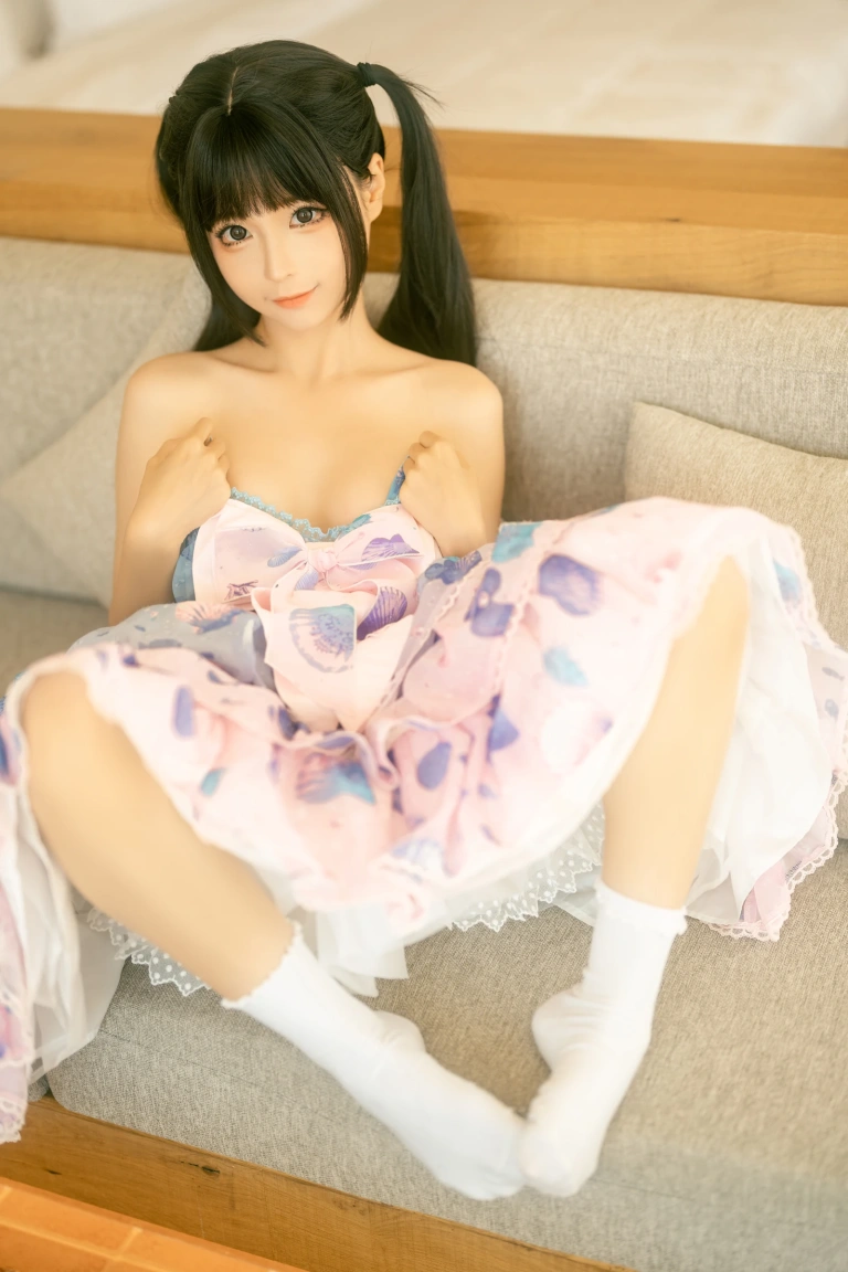 蠢沫沫《可爱粉裙》主题写真：13张全套美图